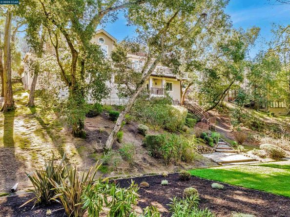 31 Merrill Cir S, Moraga CA 94556