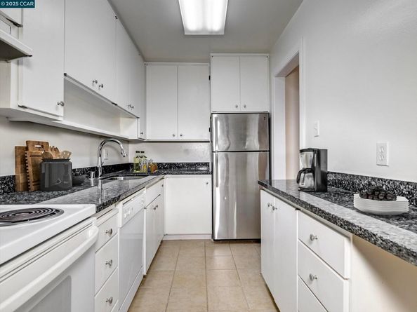 820 N Delaware St 215, San Mateo CA 94401