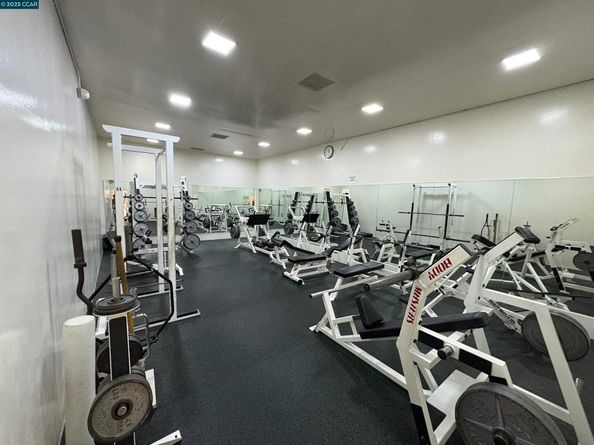 820 N Delaware St 215, San Mateo CA 94401
