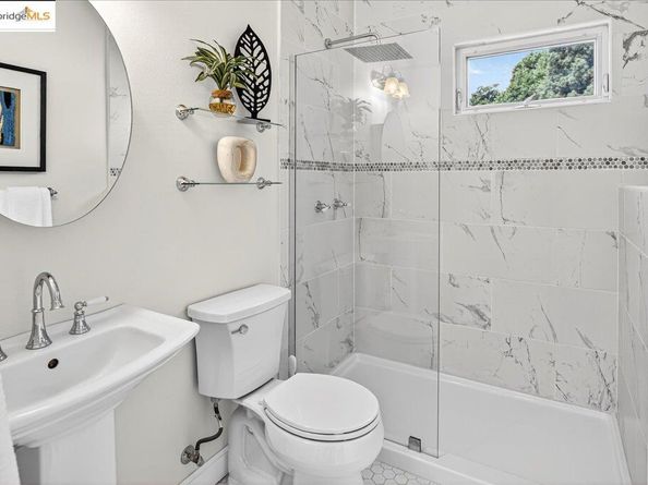 2125 51St Ave, Oakland CA 94601