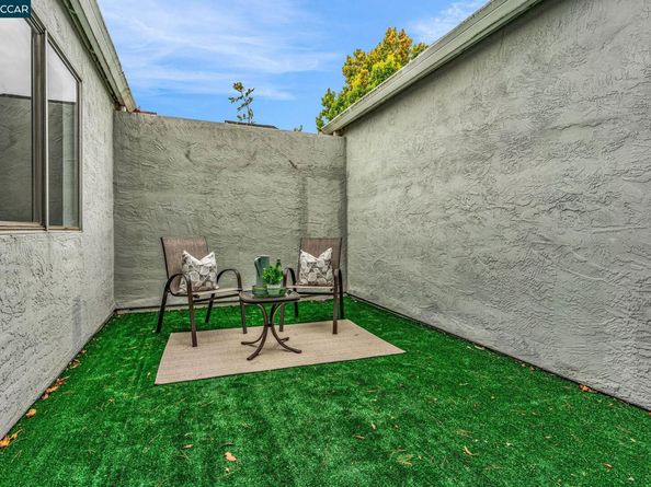 996 Coral Ridge Cir, Rodeo CA 94572