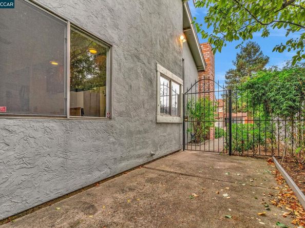 996 Coral Ridge Cir, Rodeo CA 94572