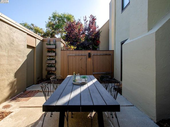 1117 Camino Del Valle, Alameda CA 94502