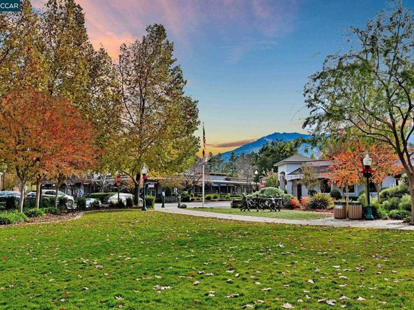 1 Petar Ct, Clayton CA 94517