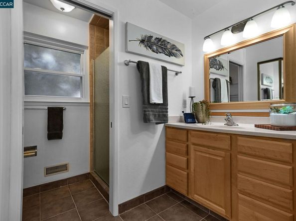 1 Petar Ct, Clayton CA 94517