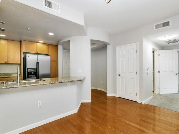 700 S Abel St 411, Milpitas CA 95035
