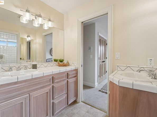 4914 Proctor Ave, Oakland CA 94618