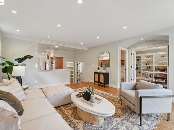 4914 Proctor Ave, Oakland CA 94618