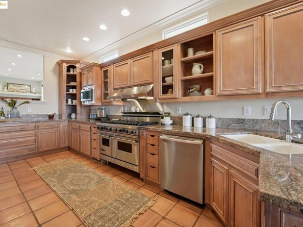 4914 Proctor Ave, Oakland CA 94618