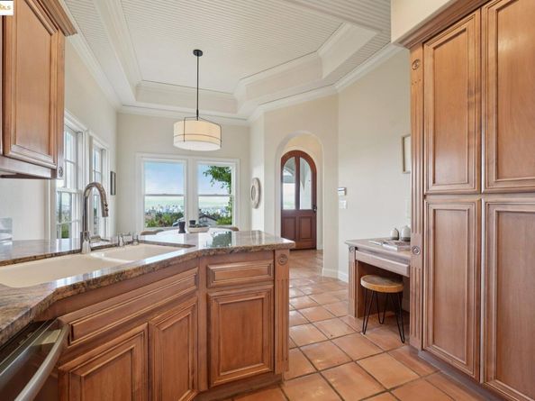 4914 Proctor Ave, Oakland CA 94618