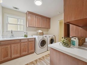 4914 Proctor Ave, Oakland CA 94618