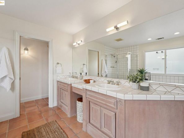4914 Proctor Ave, Oakland CA 94618