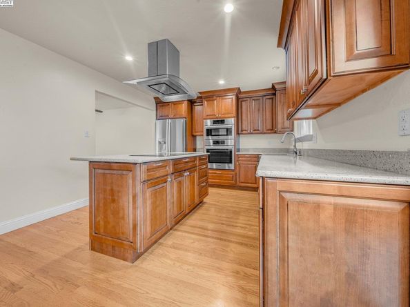 1876 Lynwood Dr, Concord CA 94519