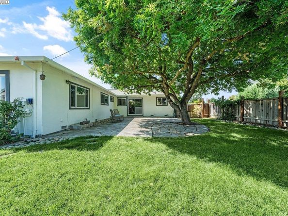 1876 Lynwood Dr, Concord CA 94519