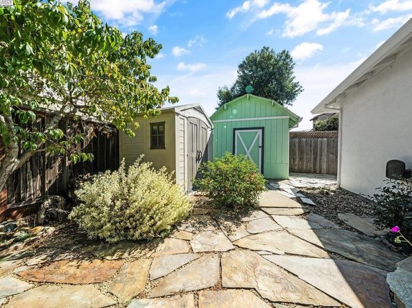 1876 Lynwood Dr, Concord CA 94519