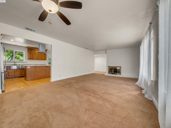 1876 Lynwood Dr, Concord CA 94519