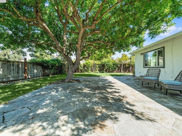 1876 Lynwood Dr, Concord CA 94519