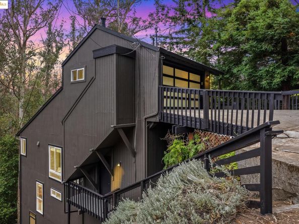 6931 Pinehaven Road, Oakland CA 94611