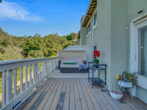 141 Mountain Valley St, Oakland CA 94605