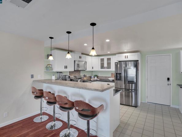 141 Mountain Valley St, Oakland CA 94605
