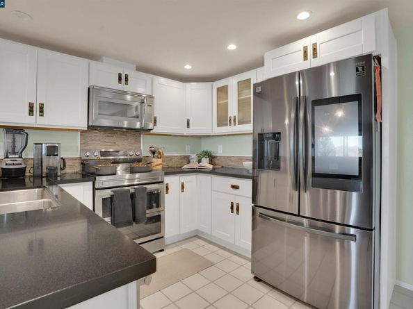 141 Mountain Valley St, Oakland CA 94605