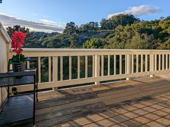 141 Mountain Valley St, Oakland CA 94605