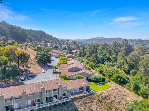 141 Mountain Valley St, Oakland CA 94605
