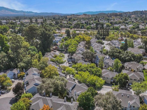 235 Pebblecreek Ct, Martinez CA 94553