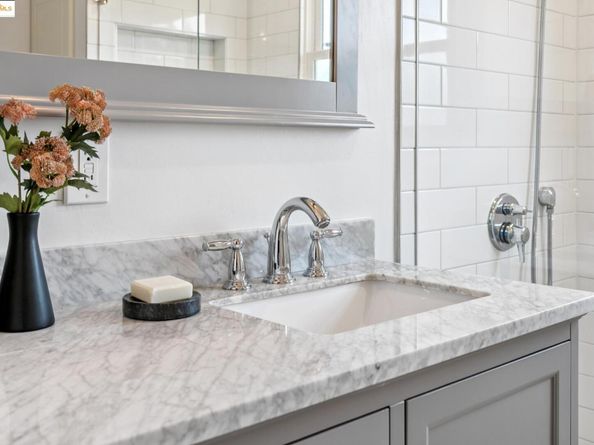 4170 Emerald St 4, Oakland CA 94609