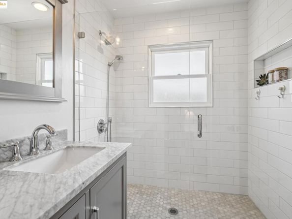 4170 Emerald St 4, Oakland CA 94609
