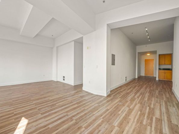 1755 Broadway 56, Oakland CA 94612