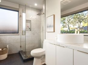 5737 Country Club Dr, Oakland CA 94618