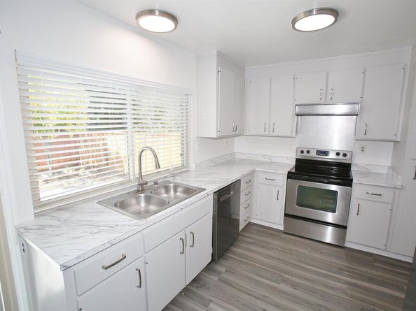 1302 New Hampshire Dr, Concord CA 94521