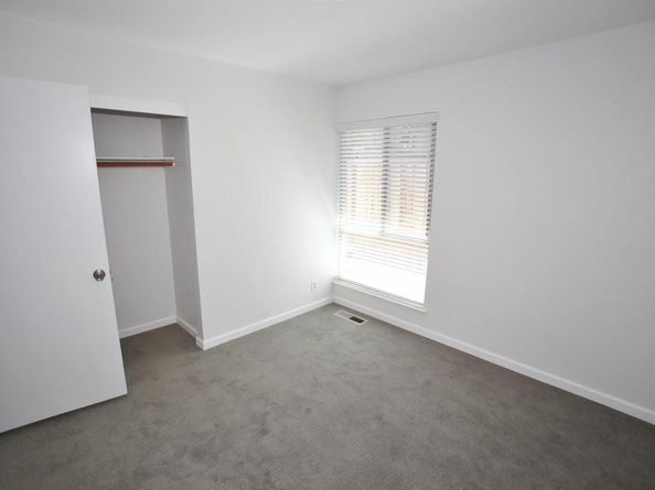 1302 New Hampshire Dr, Concord CA 94521