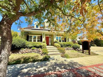 1164 Lexington Way