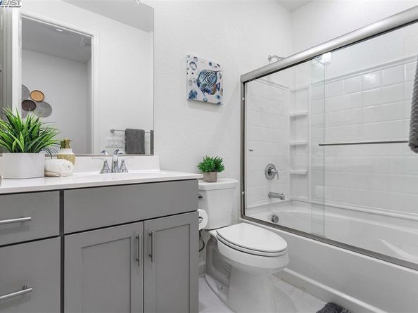 403 Industrial Parkway, Hayward CA 94544