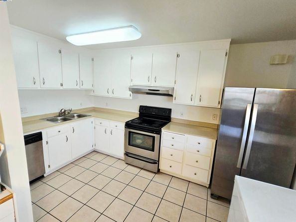 670 Fargo Ave 2, San Leandro CA 94579