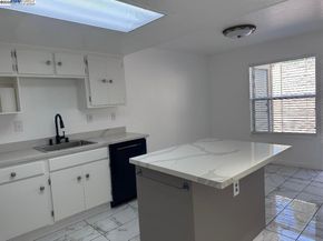 1021 Santa Ines Ct, Oakland CA 94601