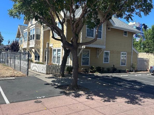 1021 Santa Ines Ct, Oakland CA 94601