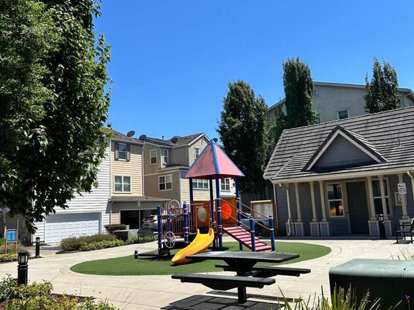 750 Summer Ln, Richmond CA 94806