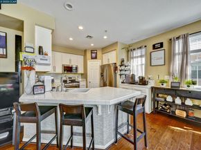 750 Summer Ln, Richmond CA 94806