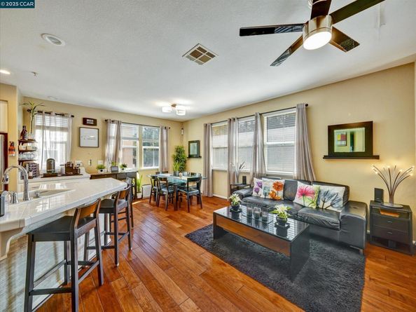 750 Summer Ln, Richmond CA 94806