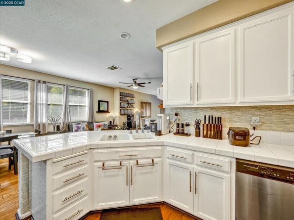 750 Summer Ln, Richmond CA 94806