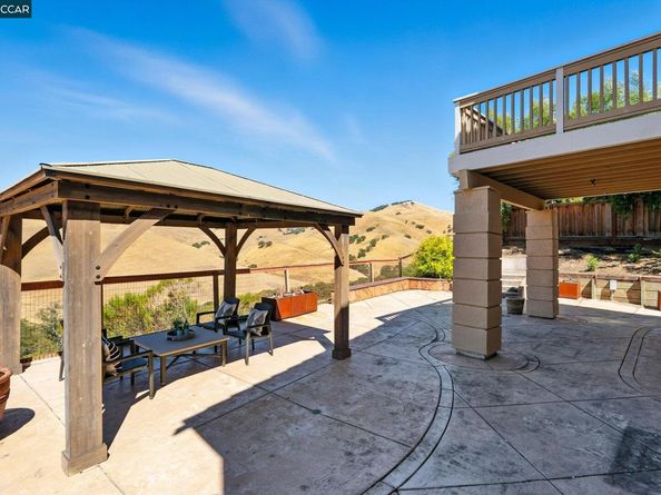 1023 Pebble Beach Dr, Clayton CA 94517