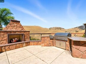 1023 Pebble Beach Dr, Clayton CA 94517