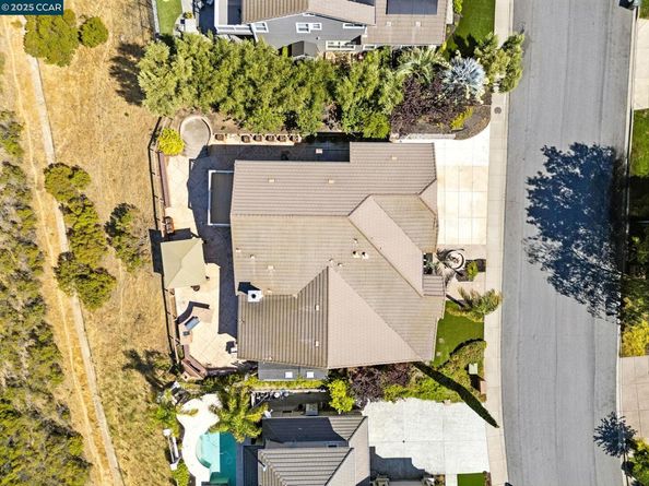 1023 Pebble Beach Dr, Clayton CA 94517