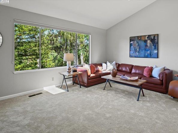 11110 Monan St, Oakland CA 94605
