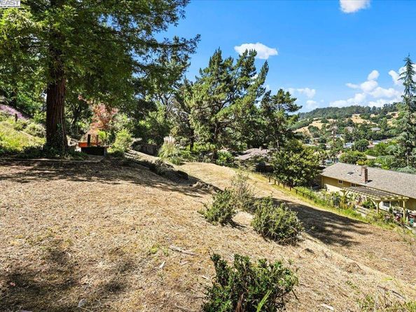 11110 Monan St, Oakland CA 94605