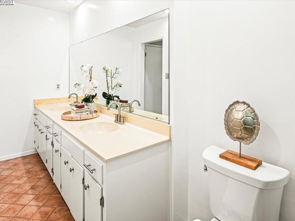 11110 Monan St, Oakland CA 94605