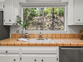11110 Monan St, Oakland CA 94605
